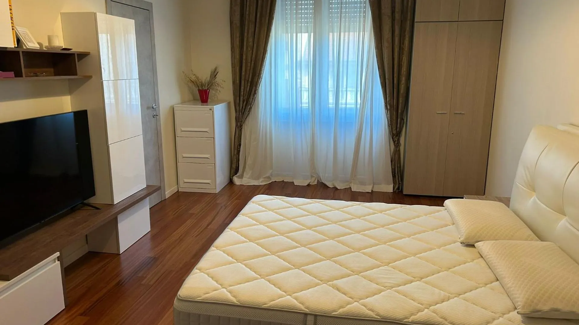 Central Station Milan Apartment Italy