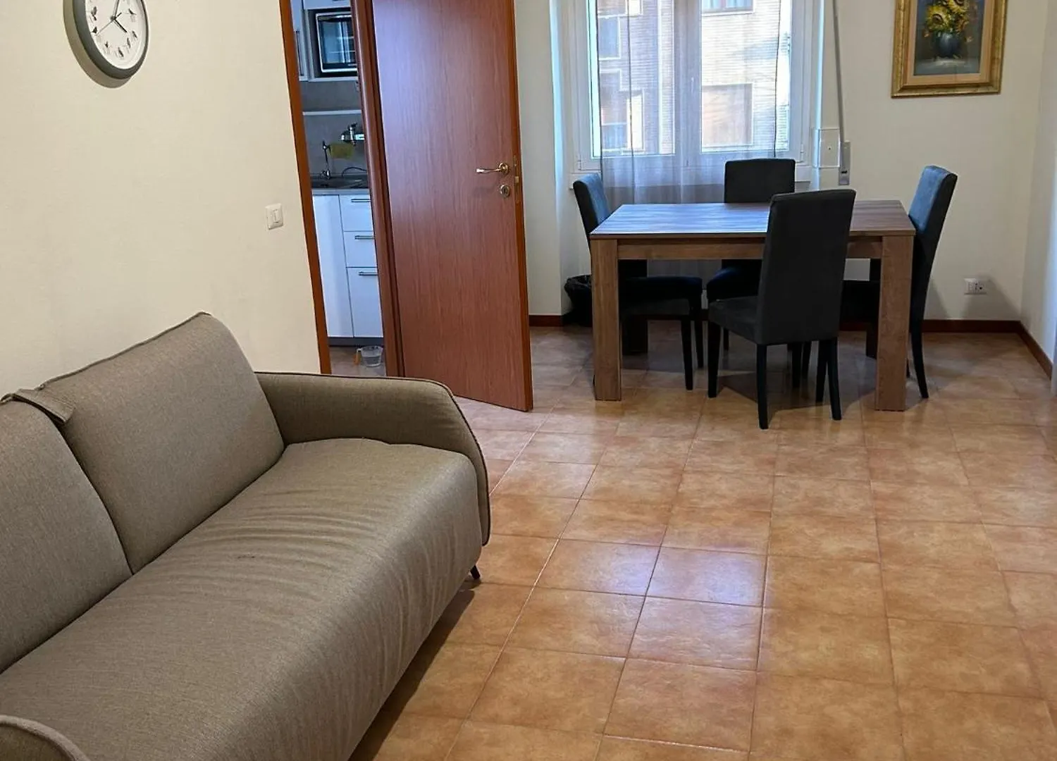 Central Station Milan Apartment